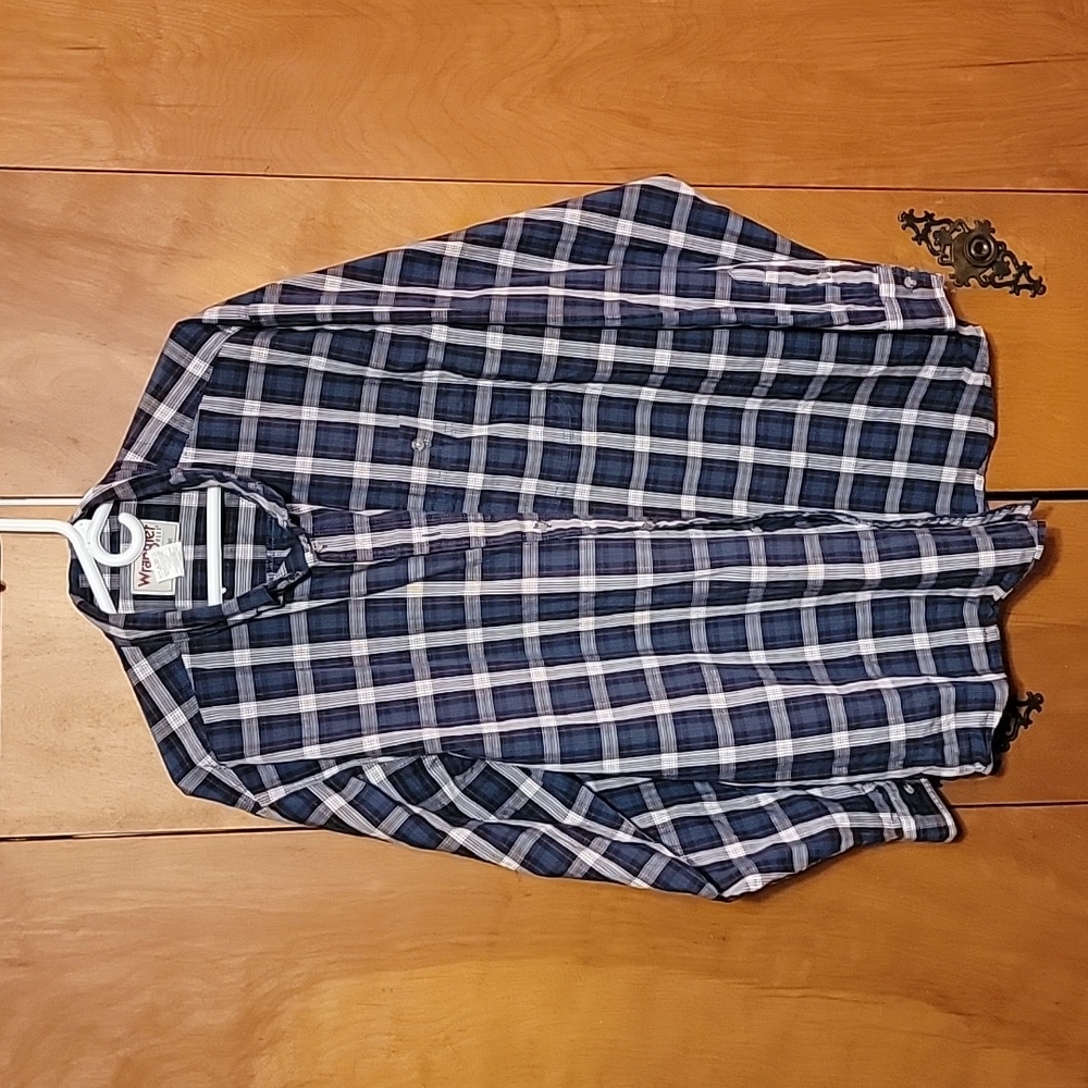 Wrangler Button down shirt size XXL